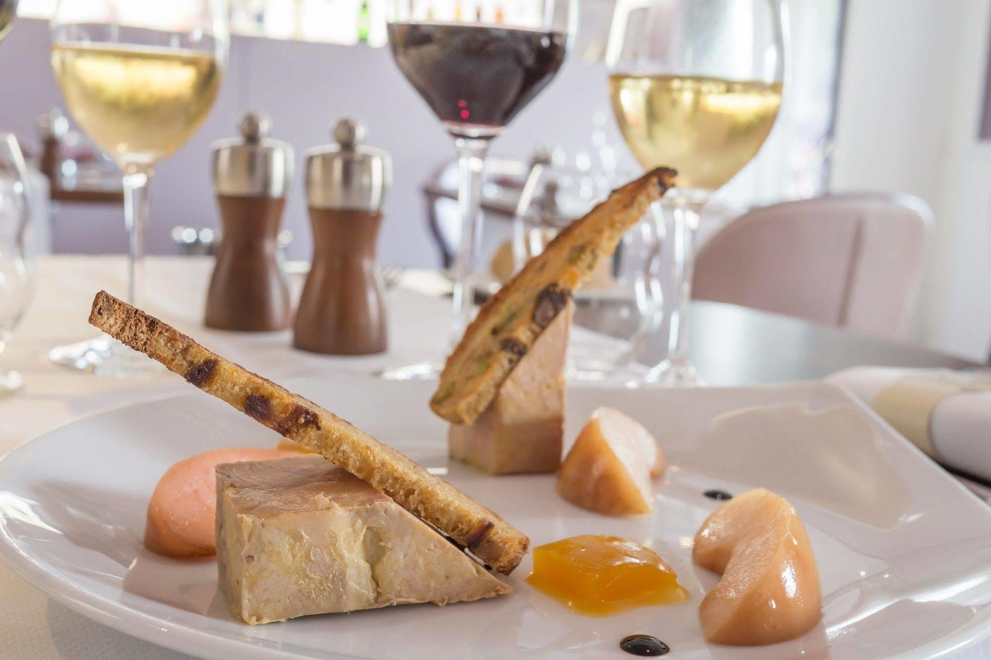 Logis Hotel Les Platanes Reyssouze Экстерьер фото