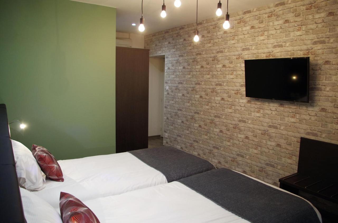 Logis Hotel Les Platanes Reyssouze Экстерьер фото